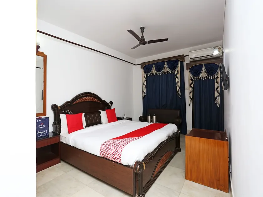 Hotel Sea Palace - Image 1