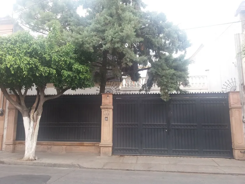 Hotel Fridas Leon - Image 1