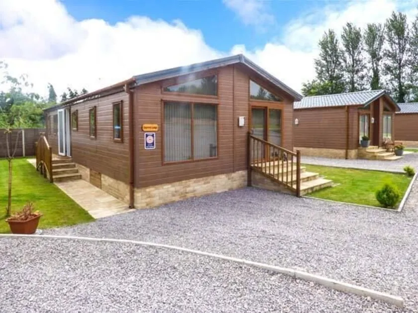 Squirrel Lodge at Woodlands View - Image 1