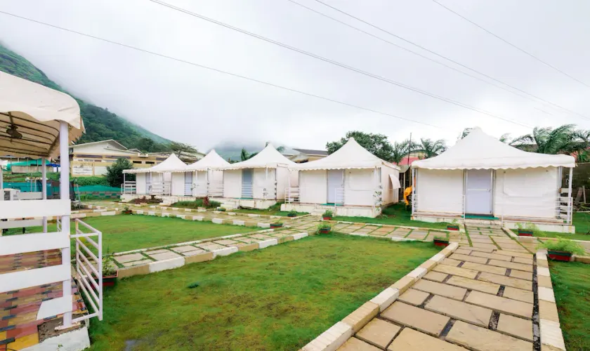 1 India Resorts - Image 1