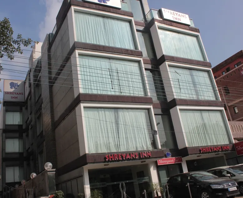 Hotel Shreyans Inn - Image 1