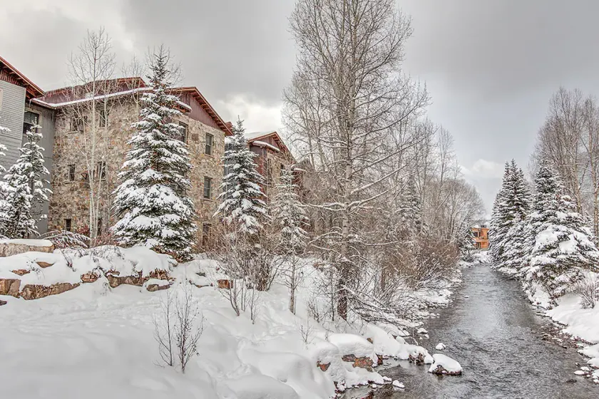Appartement en copropriété avec barbecue et jacuzzi | Vue ville - Image 1