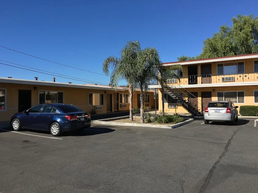 Capri Inn - Image 1