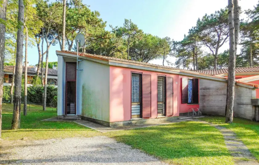 Stunning Home in Lignano Sabbiadoro With 3 Bedrooms - Image 1