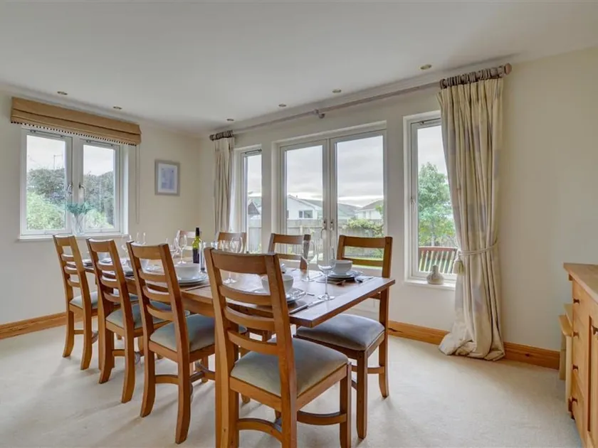 Spacious Holiday Home in Croyde Near Sea - Image 1