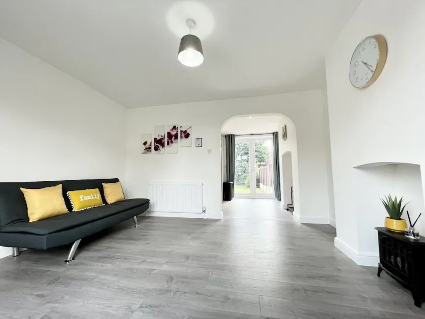 Worksop Newly Refurbished 2-bedroom House - Image 1