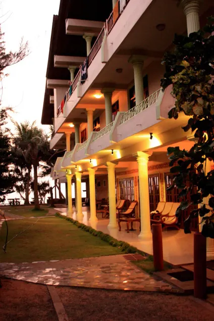 Time N Tide Beach Resort - Image 1