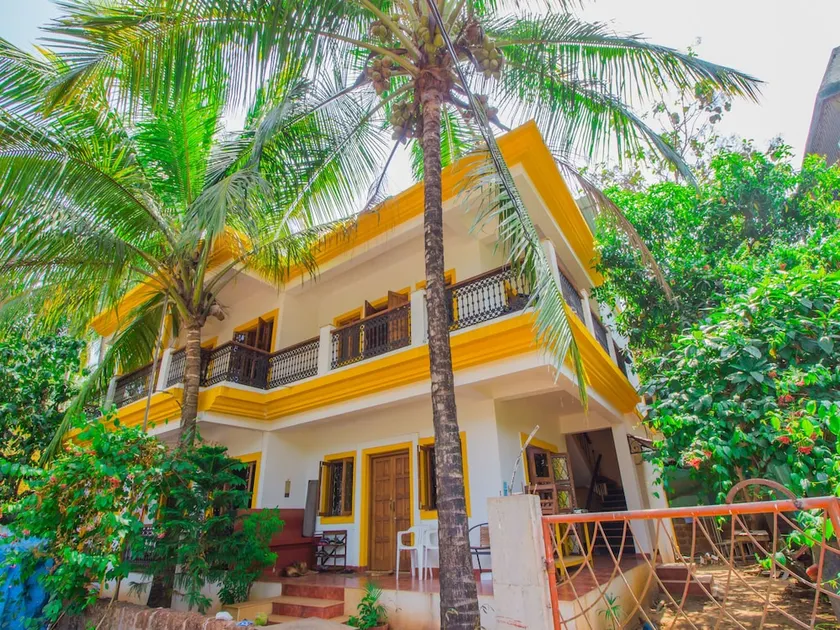 OYO 12998 Home Modern 2BHK Merces - Image 1