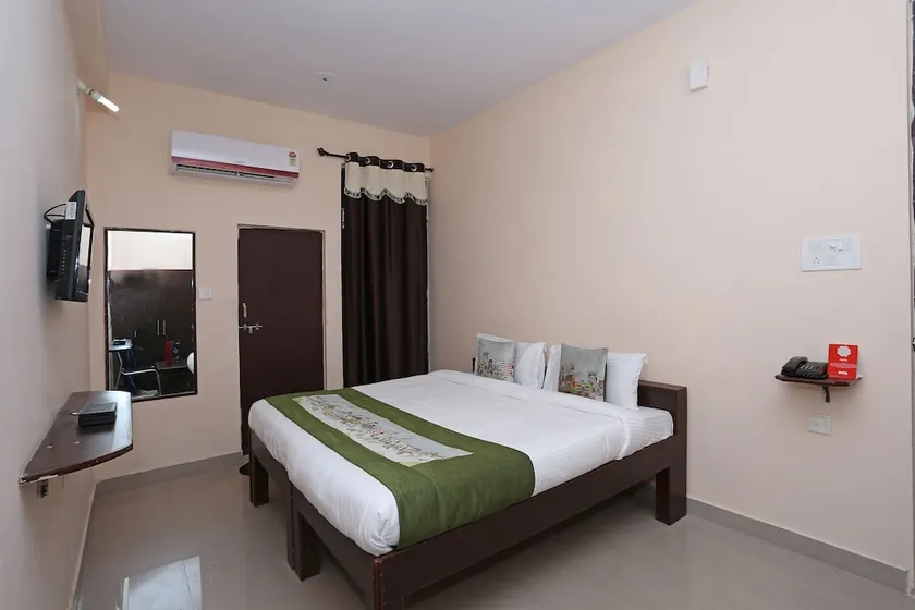 HOTEL SUNSHINE - Image 1