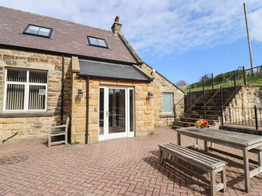 Sunday Cottage - Image 1
