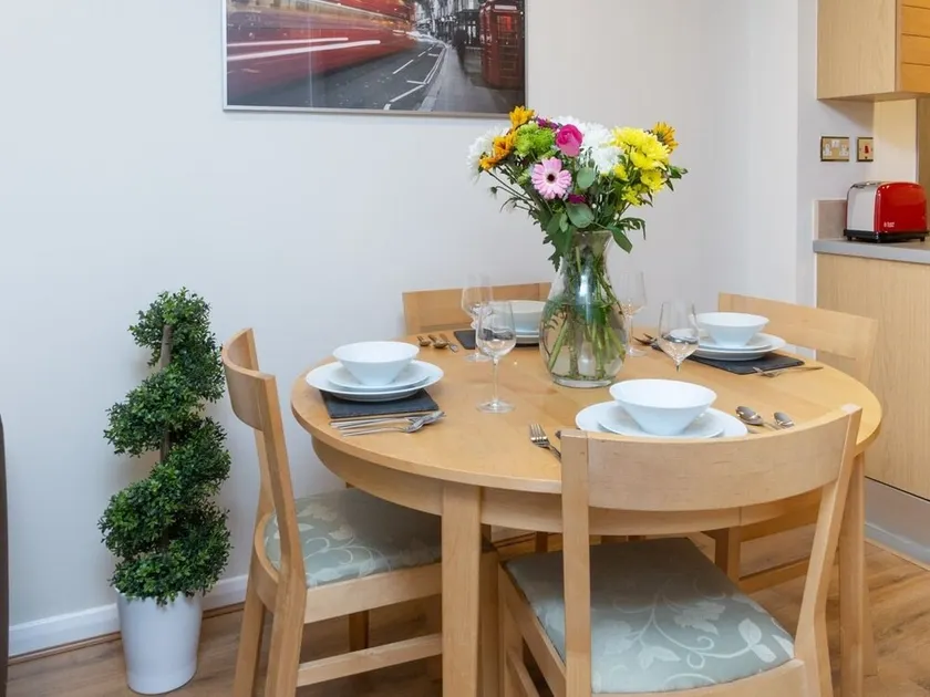 Royal Limehouse Apartment - Image 1