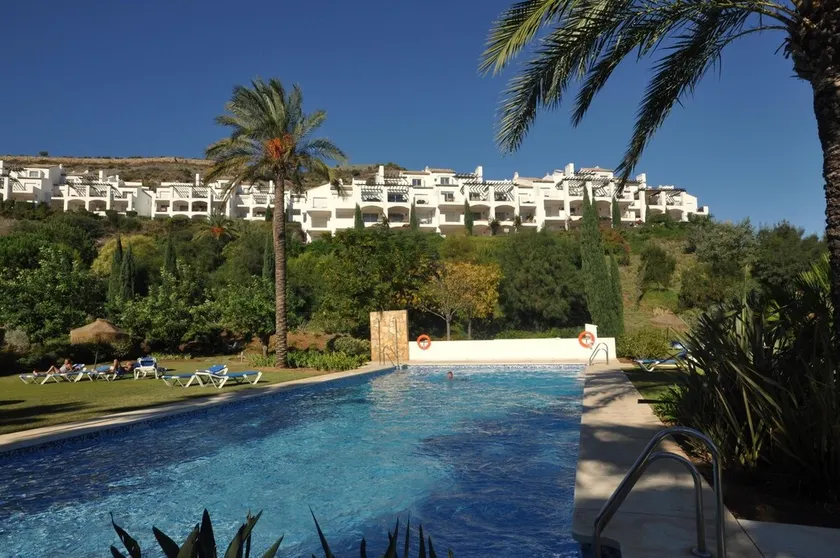 Apartment With 2 Bedrooms in Benahavís, With Wonderful Mountain View, - Image 1