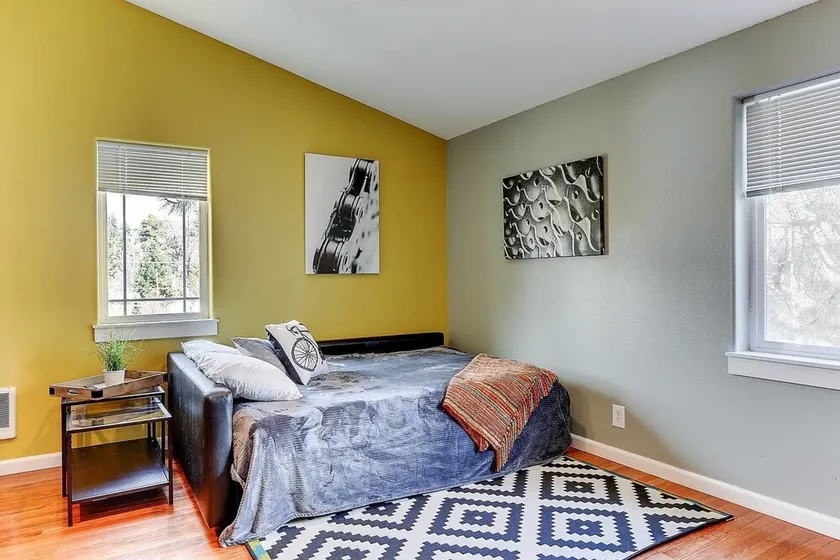 Olney Ave Re:Treat - Walk to Downtown Apartment 1 - Image 1