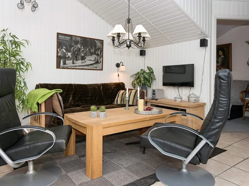 Modern Holiday Home in Jutland With Sauna - Image 1