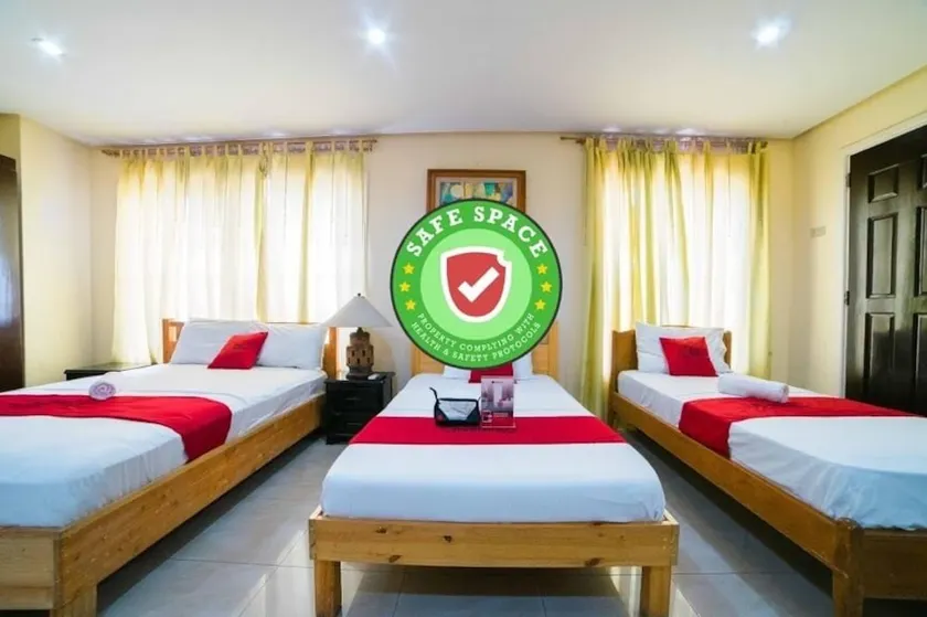 RedDoorz Plus @ Better Living Paranaque - Image 1