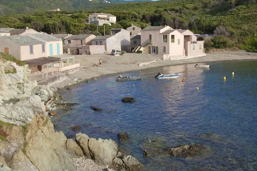 Maison d'une chambre a Centuri a 20 m de la plage avec vue sur la mer et balcon amenage - Image 1