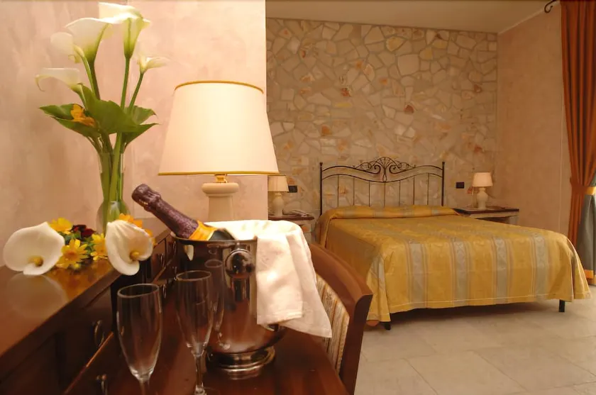 Grikò Country Hotel Ristorante - Image 1