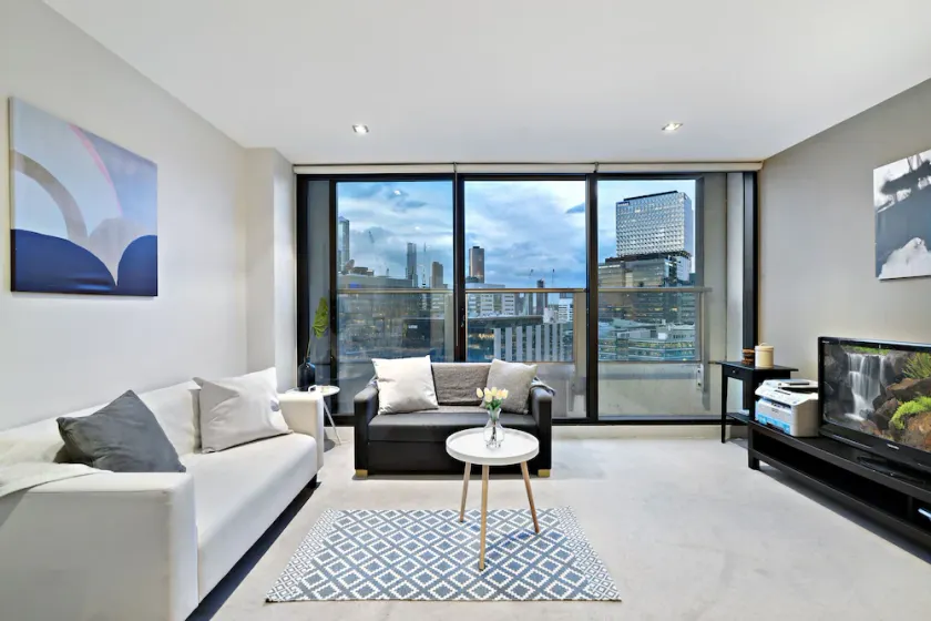 MIRANDA, 1BDR Docklands Apartment - Image 1
