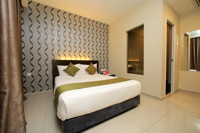 OYO Premium Changkat Jalan Berangan - Image 1