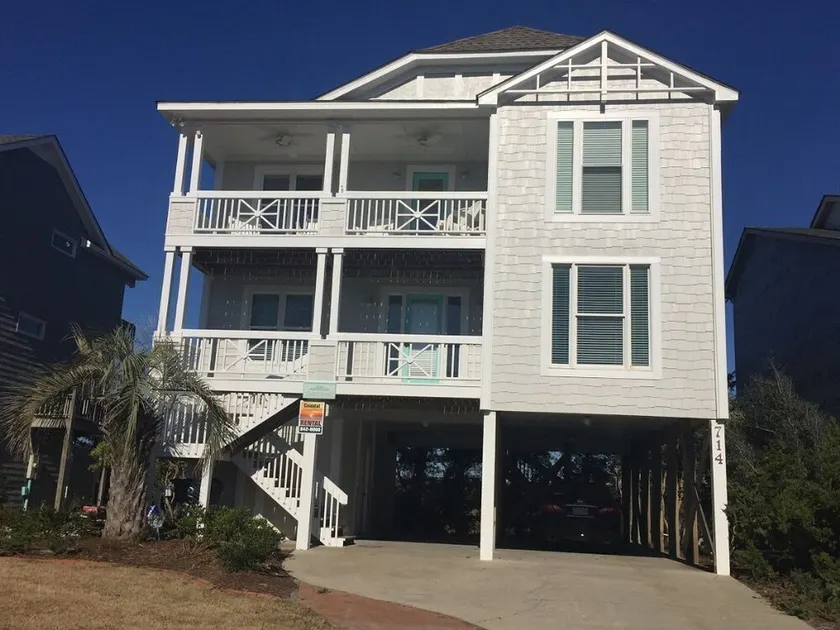 Carpe Diem 4 Bedroom Home by RedAwning - Image 1