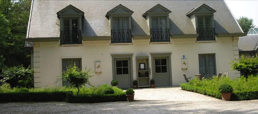 Malcot Hotel - Image 1