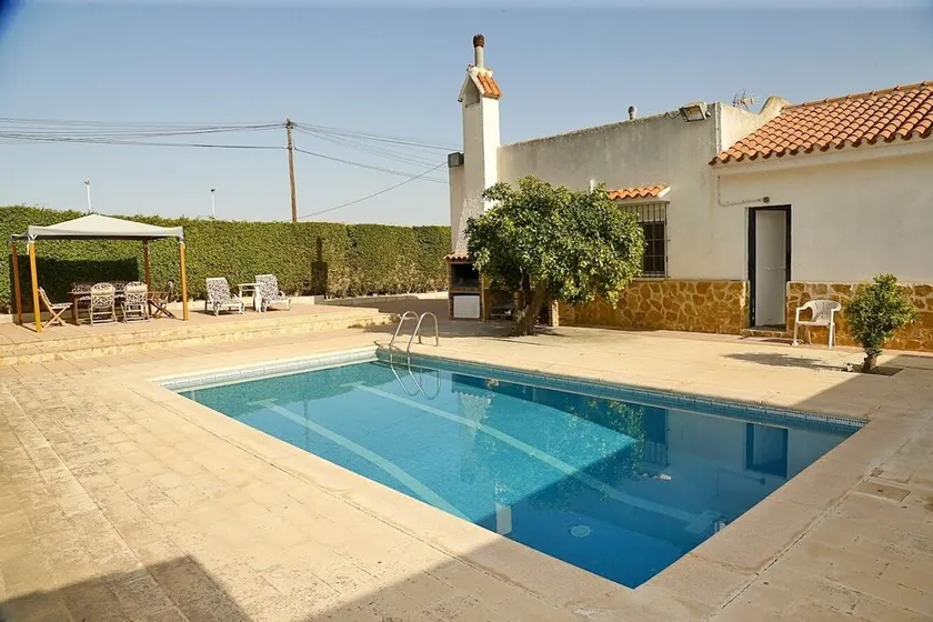 Arenales Great Home with AC, Pool and Barbecue - Image 1