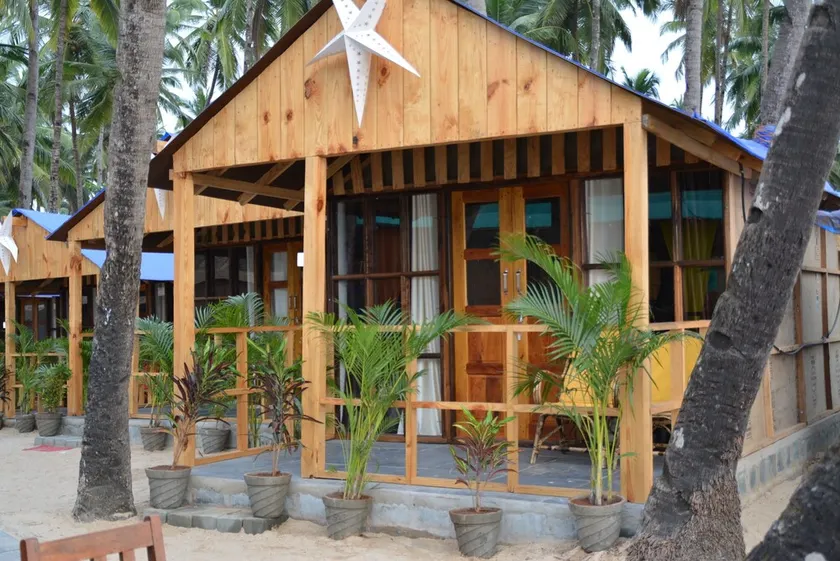 Roundcube Beach Bungalows - Image 1