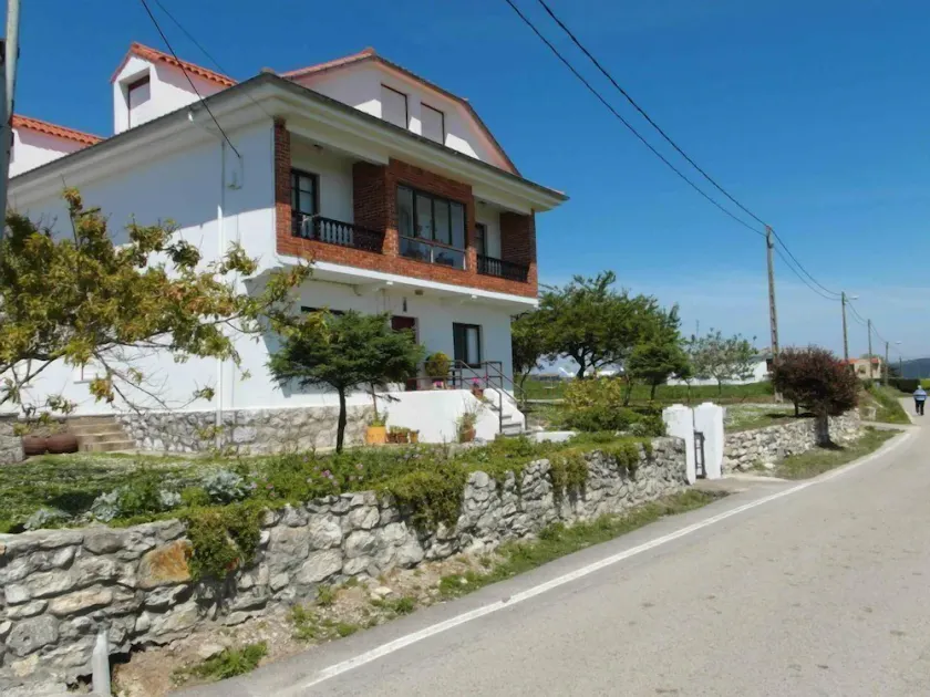 Liquid Surf House - Image 1