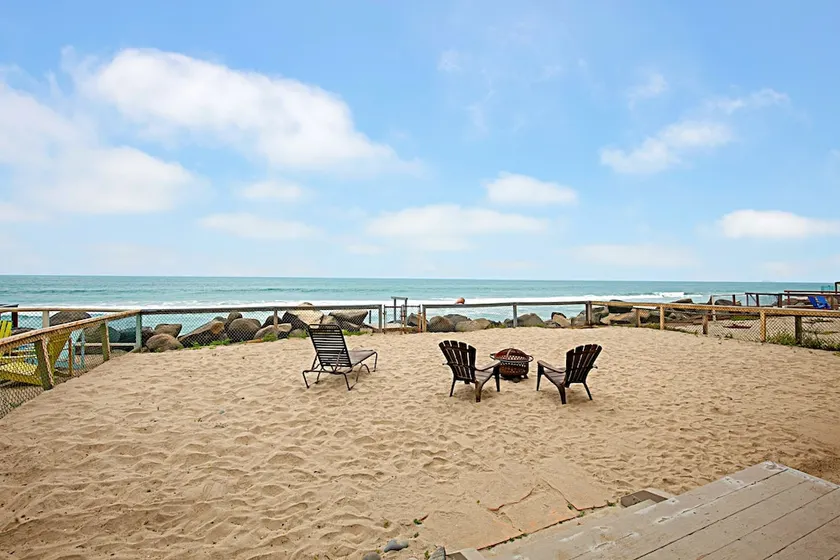 1121 Oceanside - 4 Br Home - Image 1