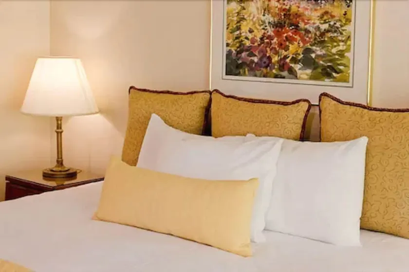 Anchorage Grand Hotel - Image 1