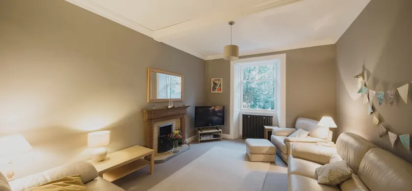Beautiful 3 Bedroom Georgian Townhouse With Parking - Image 1
