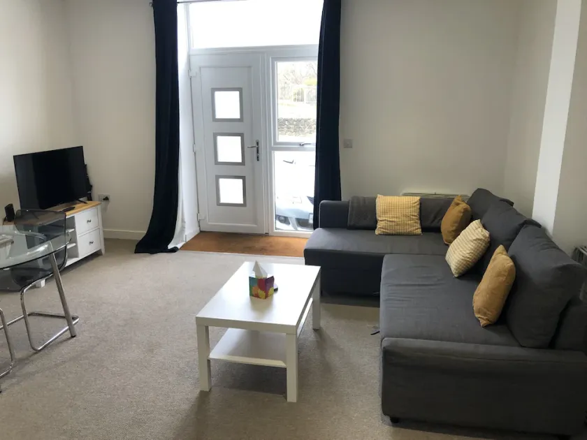La Fontaine Court Apartments - Aldershot - Image 1