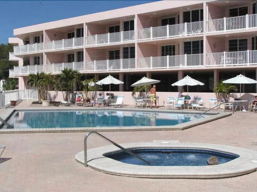 Anna Marie Island Apartments - Image 1