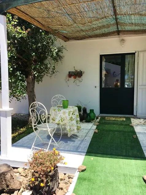 One bedroom house with furnished garden and wifi at Assemini - Image 1