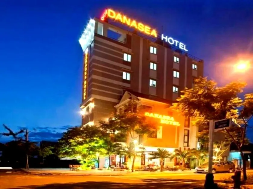 Danasea Hotel - Image 1
