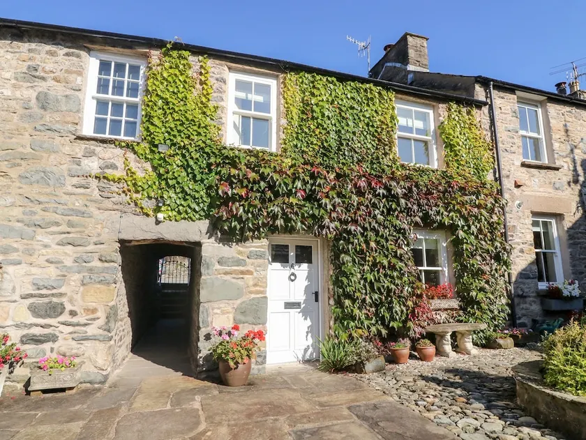 6 Kings Court - Image 1