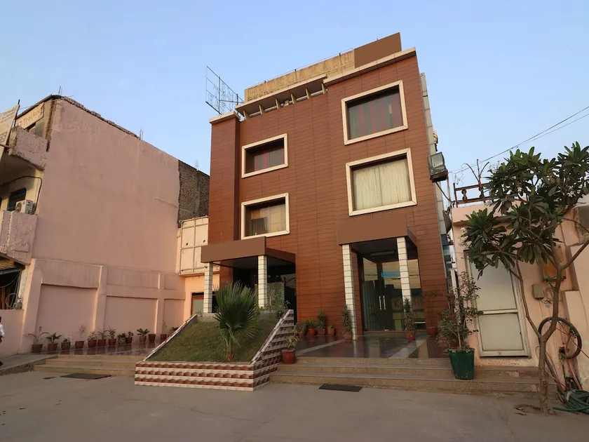 Hotel Akash - Image 1