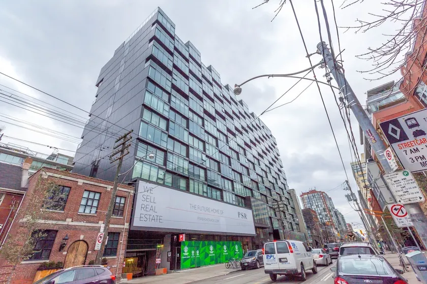 Amazing 1BR in Popular King West - Image 1