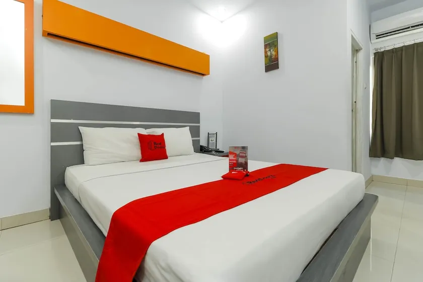 RedDoorz near Manado Town Square - Image 1