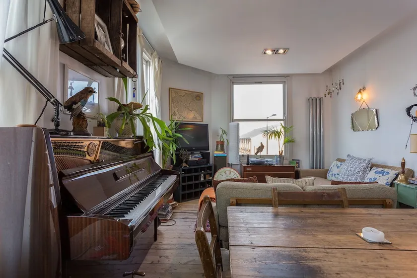 Flat In Central Dalston - Image 1