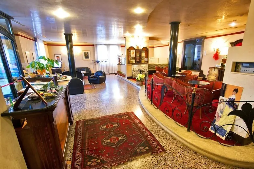 Hotel Villa Regina Margherita - Image 1