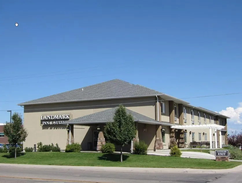 The Landmark Inn & Suites - Image 1