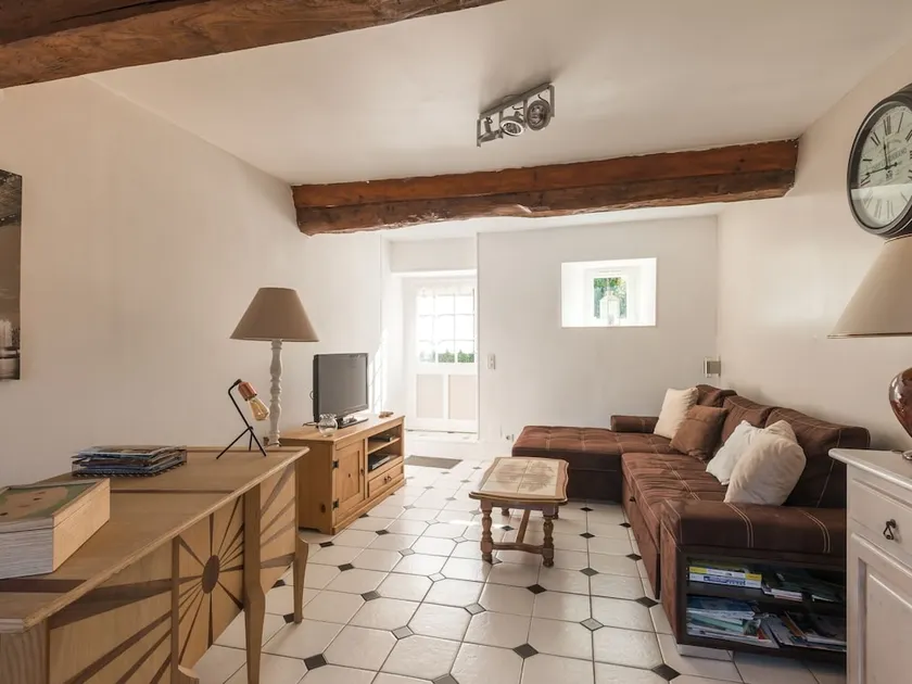 Simplistic Holiday Home in St-Laurent-sur-Mer with Terrace - Image 1