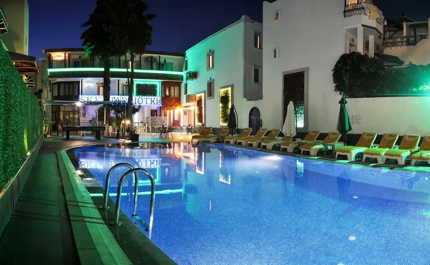 Sky Star Hotel - Bed & Breakfast - Image 1