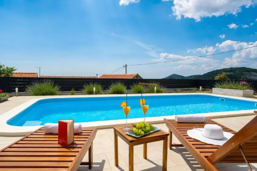 Pax - With Pool - H - Image 1
