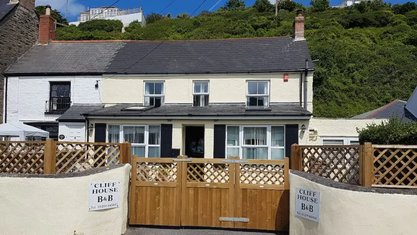 Cliff House Bed and Breakfast Portreath - Image 1