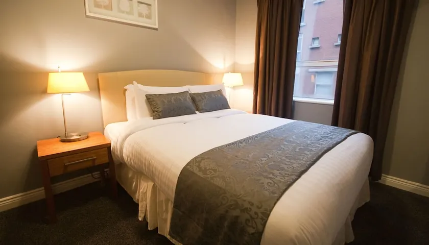 Jervis Apartments - Image 1