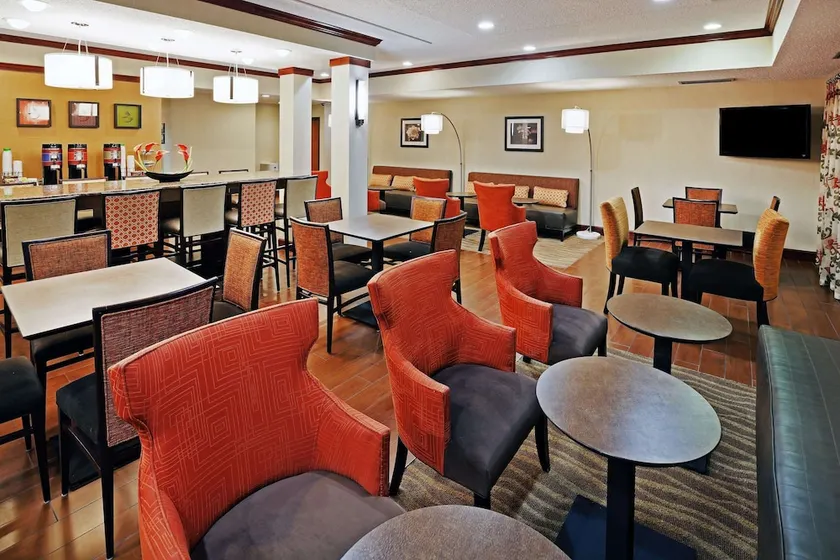 Hampton Inn Manhattan - Image 1