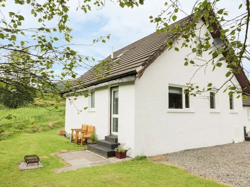 The Auld Tyndrum Cottage - Image 1