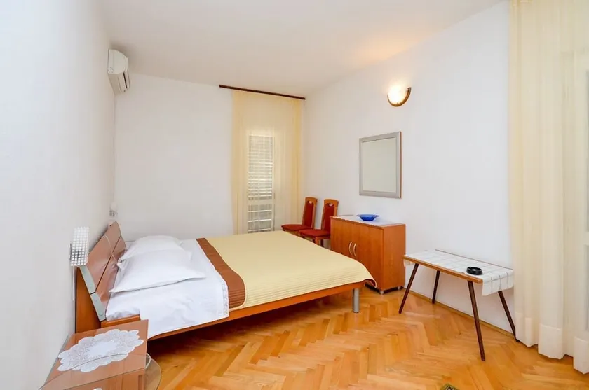 Apartment and Rooms Biserka - Image 1